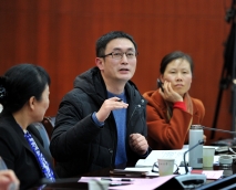 公司党总支书记陆挺